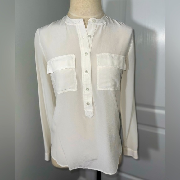 Banana Republic Silk Long sleeve Popover blouse. - Picture 1 of 3